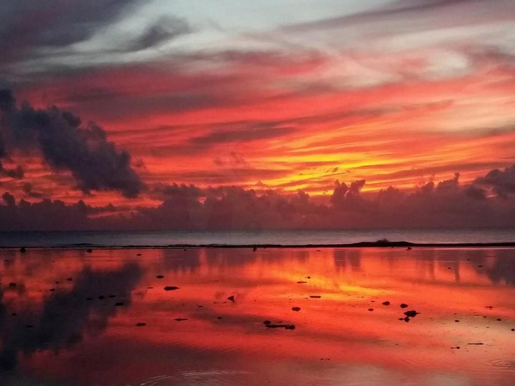 Sunset Palms Rarotonga Hotel Buitenkant foto